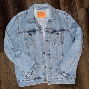 Levi’s Men’s Trucker Denim Jacket L Stonewash Blue Jean Classic Outerwear